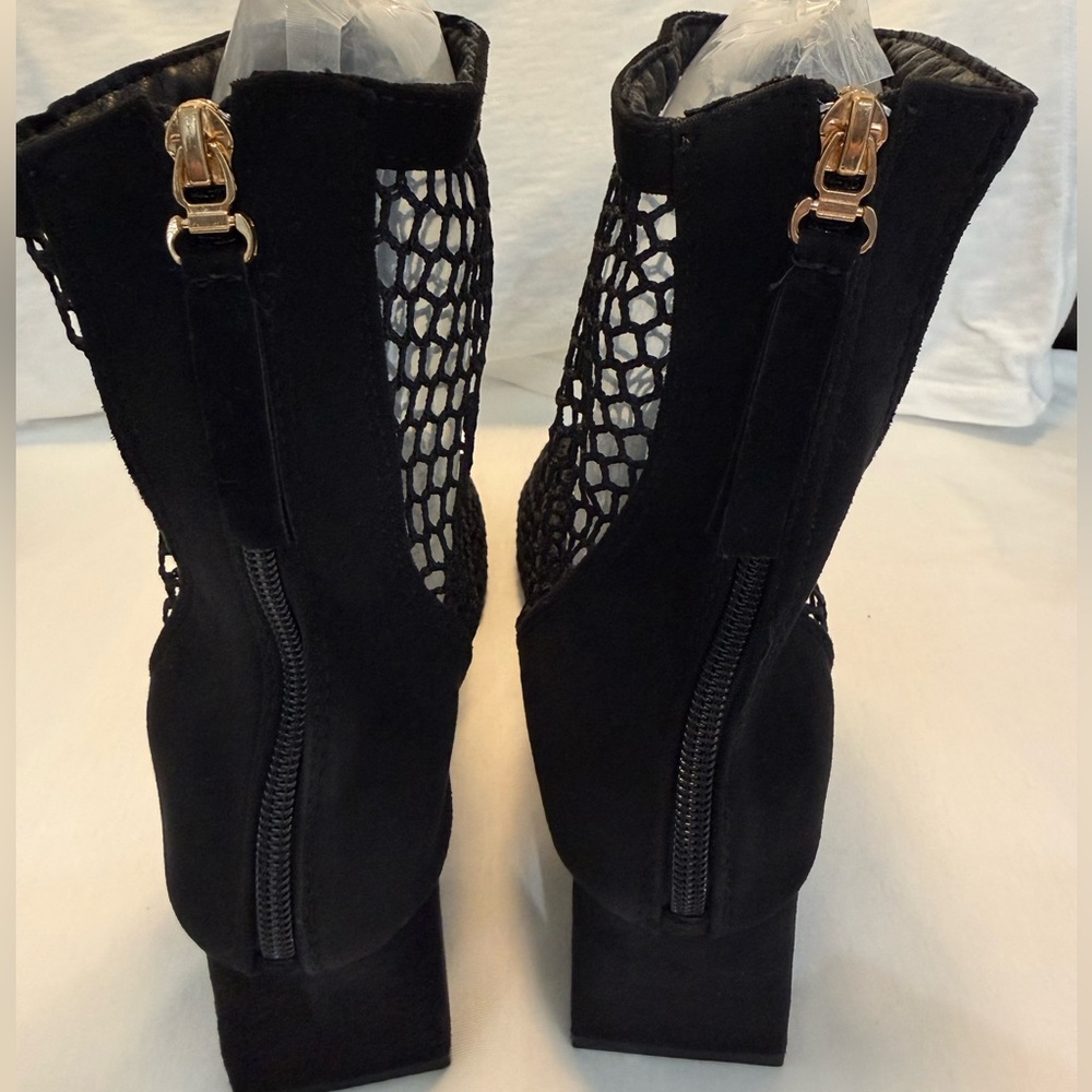 NWOT (Never Worn) Women’s Black Mesh Suede Contemporary Women’s Boots Size 8 - Picture 9 of 12